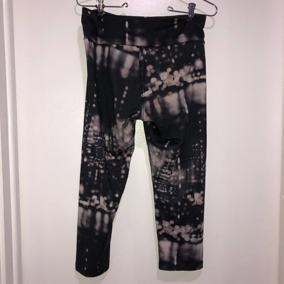 5 for $10 Ladies KOS USA Athletic Capri Size L - Picture 2 of 3